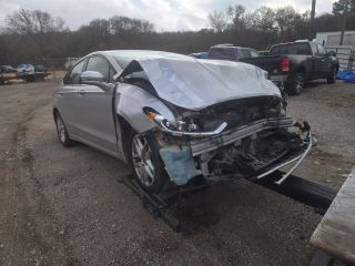 2015 Ford Fusion SE - Exterior Front Right Corner Image